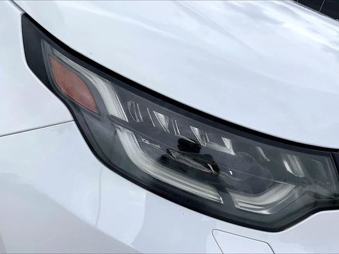 Used 2019 Land Rover Discovery HSE image 25