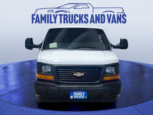 Used 2017 Chevrolet Express 4500 RWD image 7