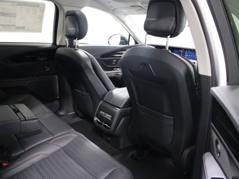 New 2026 Lincoln Nautilus Reserve w/ Jet Appearance Package AWD/4WD image 32