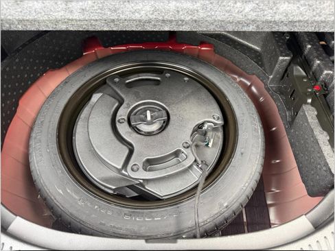 Used 2019 Buick Encore Essence w/ Experience Buick Package image 17