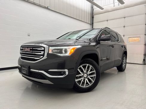 Used 2017 GMC Acadia SLE FWD image 3