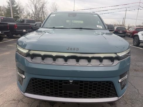 New 2026 Jeep Grand Wagoneer Limited AWD/4WD image 8