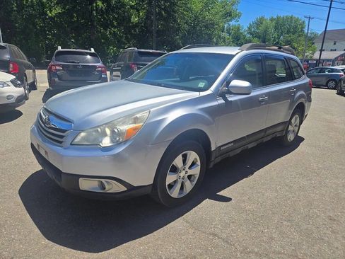 Used 2012 Subaru Outback 2.5i AWD/4WD image 6