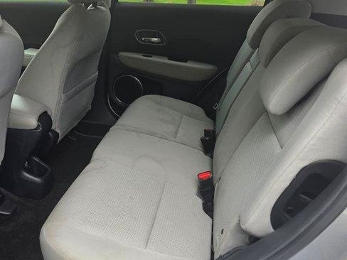 Used 2019 Honda HR-V EX image 9