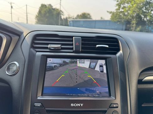 Used 2017 Ford Fusion Energi Titanium FWD image 19