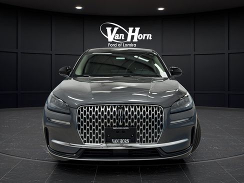 Used 2025 Lincoln Corsair AWD image 2
