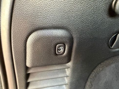 Used 2018 Jeep Grand Cherokee Limited image 41