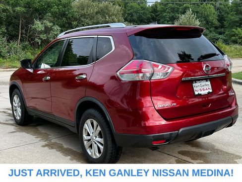 Used 2016 Nissan Rogue SV AWD/4WD image 5
