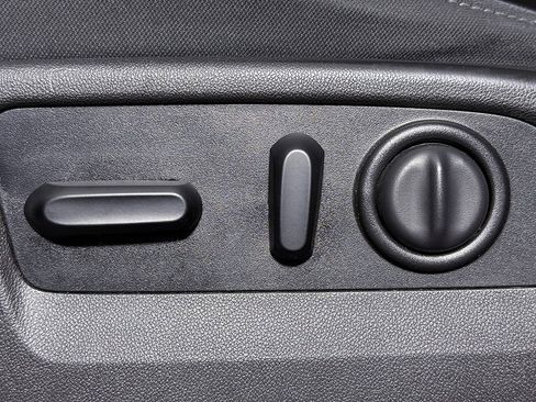 Used 2020 GMC Sierra 1500 Elevation w/ Elevation Value Package image 26