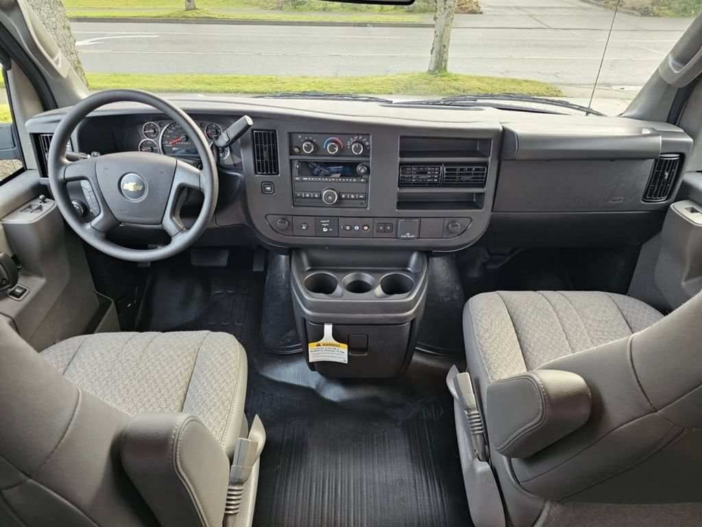 New 2025 Chevrolet Express 2500 Extended w/ Enhanced Convenience Package RWD image 34