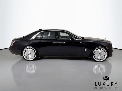 Used 2022 Rolls-Royce Ghost w/ Ghost Package image 5