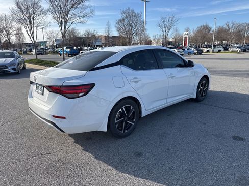 Used 2025 Nissan Sentra SV w/ All-Weather Package image 5