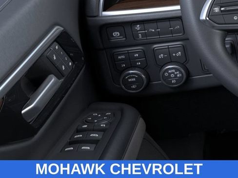 New 2026 Chevrolet Suburban High Country AWD/4WD image 22