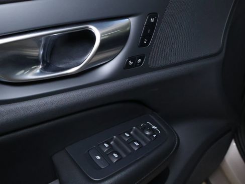 Used 2024 Volvo S60 B5 Core image 14