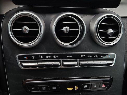 Used 2022 Mercedes-Benz GLC 300 4MATIC image 25