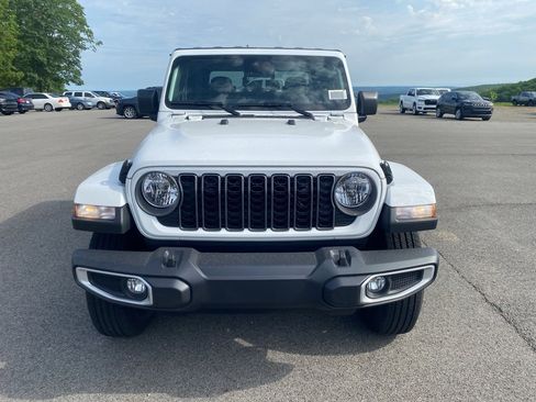 New 2025 Jeep Gladiator Sport image 2