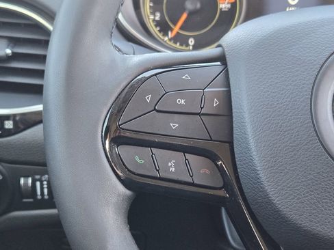 Used 2023 Jeep Cherokee Altitude Lux image 34