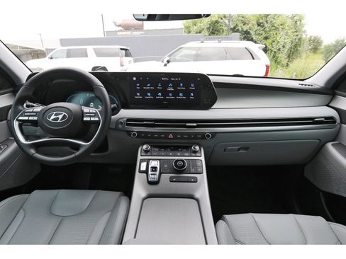 Used 2024 Hyundai Palisade SEL FWD image 12