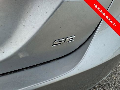 Used 2020 Toyota Camry SE image 10