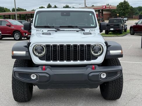 Used 2025 Jeep Wrangler Unlimited Rubicon AWD/4WD image 13