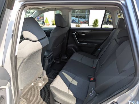 Used 2025 Toyota RAV4 XLE w/ Convenience Package AWD/4WD image 33
