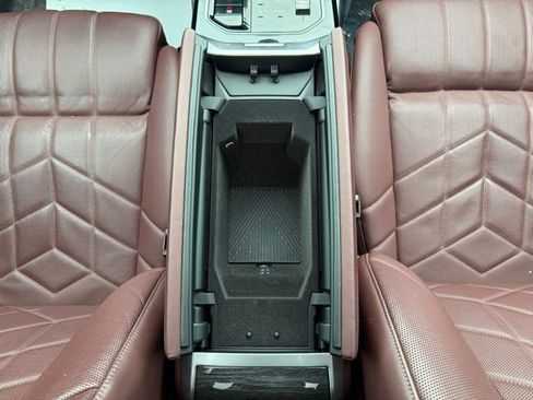 Used 2023 BMW 760i xDrive 760i xDrive w/ Executive Package image 44