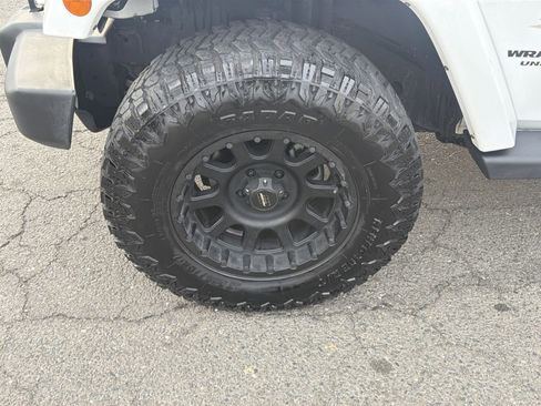 Used 2017 Jeep Wrangler Unlimited Sahara w/ Dual Top Group image 12