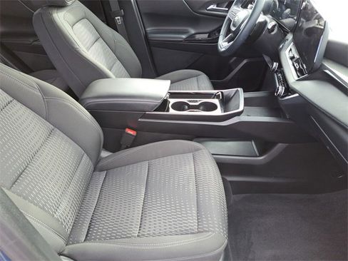 Used 2025 Chevrolet Equinox LT image 24