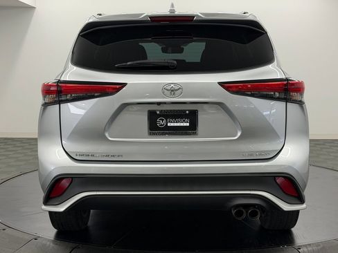 Used 2021 Toyota Highlander XSE AWD/4WD image 11