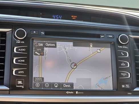 Used 2014 Toyota Highlander Limited Platinum image 22