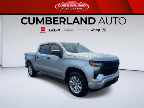 Used 2022 Chevrolet Silverado 1500 Custom AWD/4WD image 2