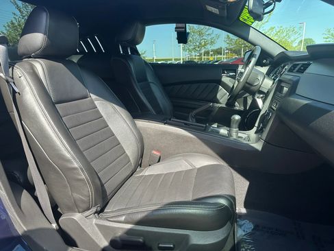Used 2010 Ford Mustang GT RWD image 10