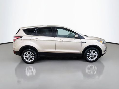 Used 2017 Ford Escape SE w/ SE Cold Weather Package FWD image 10