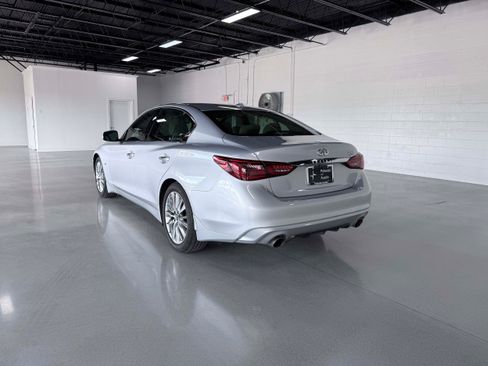 Used 2019 INFINITI Q50 Luxe w/ Essential Package (3.0T Luxe) RWD image 4