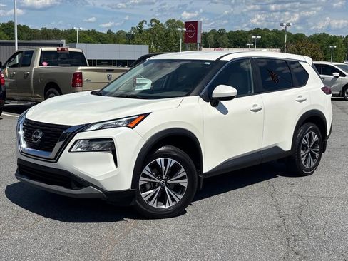 Used 2023 Nissan Rogue SV image 1