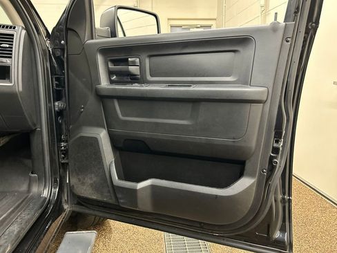 Used 2017 RAM 1500 Express AWD/4WD image 16