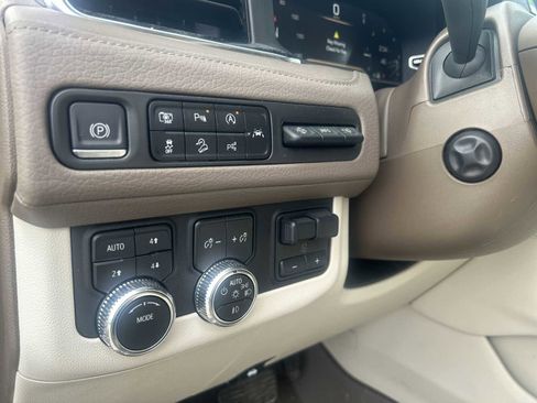 Used 2024 GMC Yukon Denali w/ Advanced Technology Package image 17