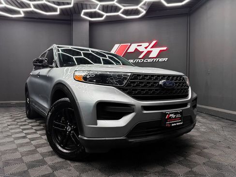 Used 2020 Ford Explorer XLT image 1