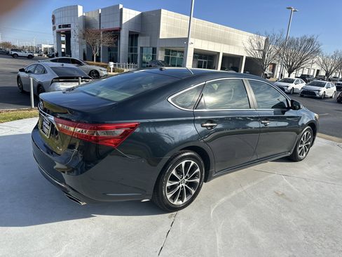 Used 2017 Toyota Avalon XLE image 10