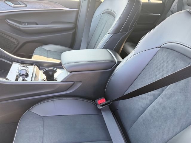 New 2026 Jeep Grand Cherokee Altitude AWD/4WD image 14