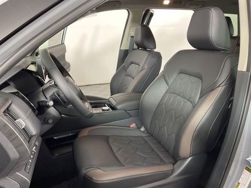 New 2026 Nissan Pathfinder Platinum w/ Accent Package AWD/4WD image 19