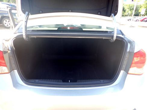 Used 2012 Chevrolet Cruze LS image 18