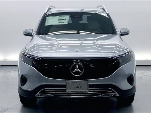 Used 2024 Mercedes-Benz EQB 300 4MATIC image 27