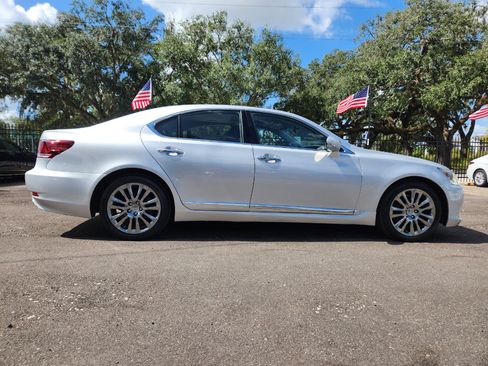 Used 2013 Lexus LS 460 Luxury image 7