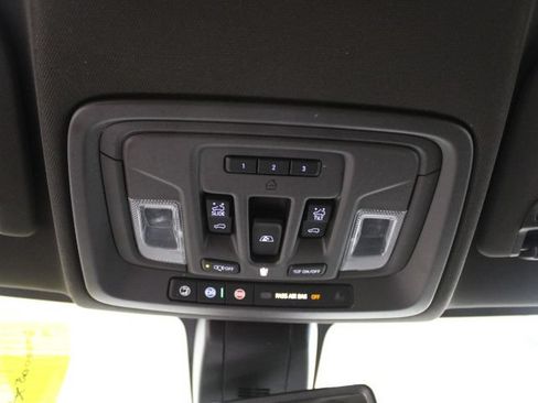 Used 2022 GMC Sierra 1500 Denali w/ Driver Alert Package II AWD/4WD image 47