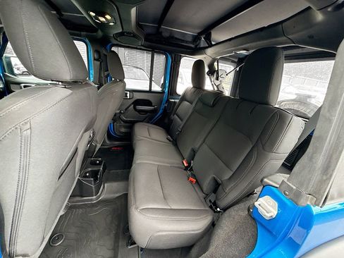 Used 2021 Jeep Wrangler Unlimited Sport image 27