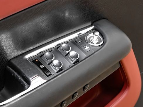 Used 2016 Rolls-Royce Dawn image 35