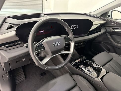 Used 2025 Audi Q6 e-tron Premium Plus w/ Premium Plus AWD/4WD image 4