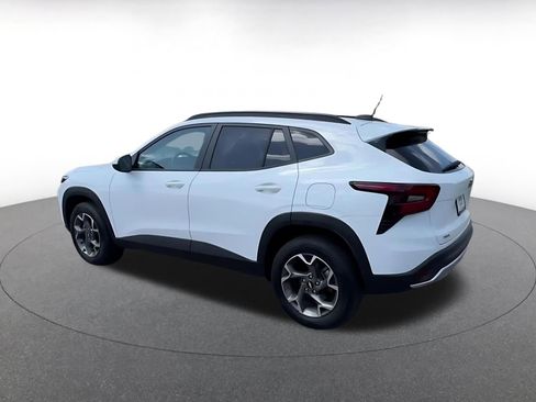 Used 2025 Chevrolet Trax LT image 10