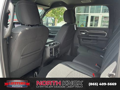 New 2026 RAM 2500 Big Horn AWD/4WD image 15